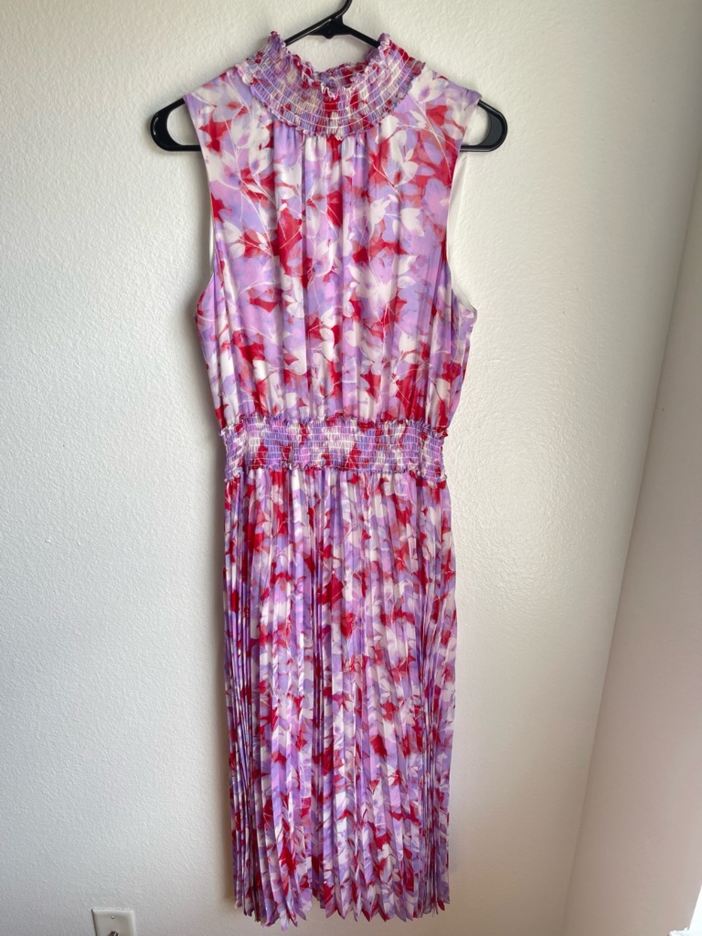 Calvin Klein Lavender Floral Pleated Midi Dress with Red Accents Size 10/12 NWOT - Picture 5 of 14